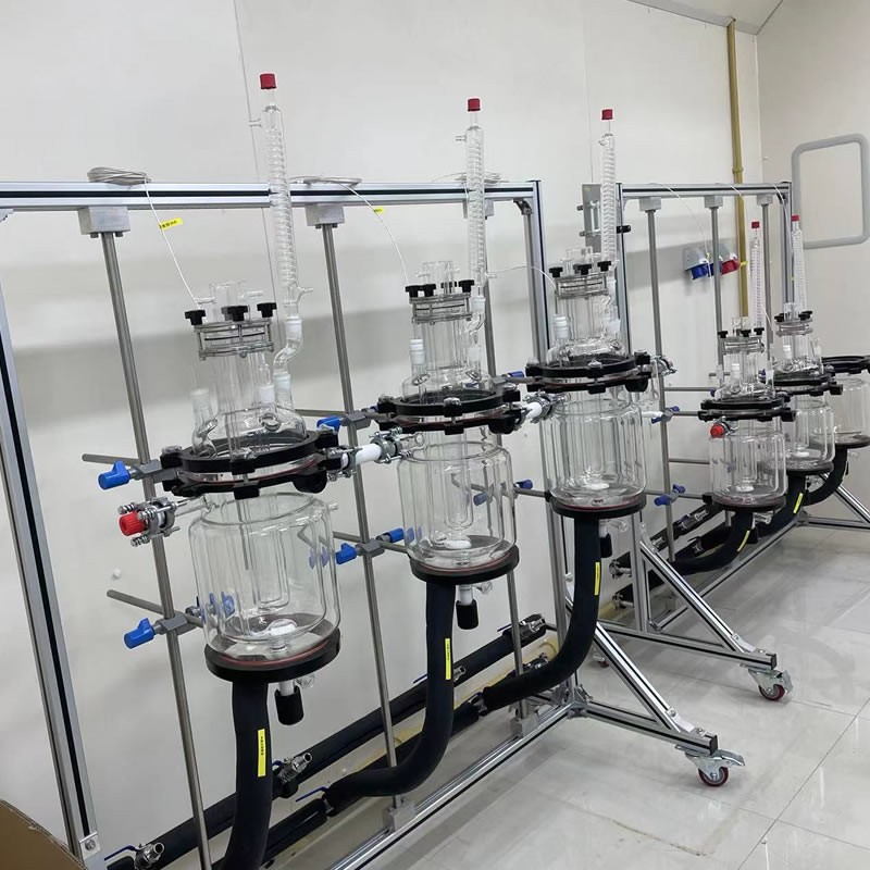 光氯化釜式連續(xù)反應(yīng)裝置